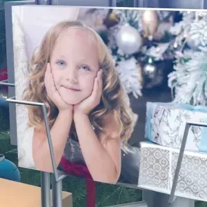 After Effects Project Animated Christmas Photo Display پروژه افتر افکت نمایش عکس کریسمس متحرک