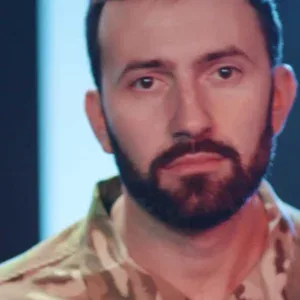فيديو ستوك رجل جاد بزي التمويه العسكري فيديو ستوك رجل جاد بزي التمويه العسكري
