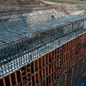 فوتیج استوک نمای هوایی کارگران ساخت زیرساخت فوتیج استوک نمای هوایی کارگران ساخت زیرساخت