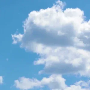 فيديو ستوك منظر عمودي لسحب بيضاء فيديو ستوك منظر عمودي لسحب بيضاء